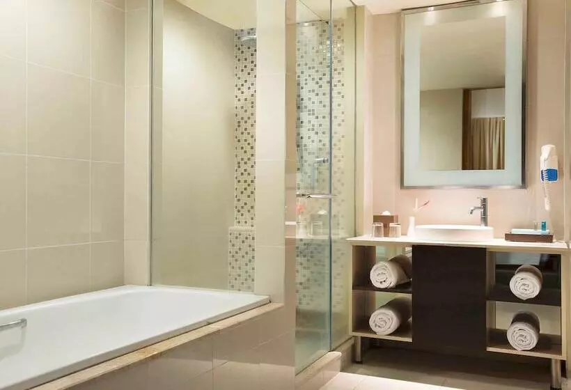 اتاق لوکس, Novotel Manado Golf Resort & Convention Center