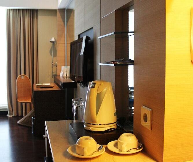 디럭스 룸, Novotel Manado Golf Resort & Convention Center