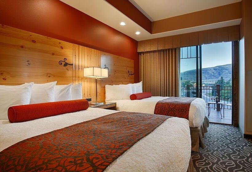 Люкс с Балконом, Best Western Premier Ivy Inn & Suites