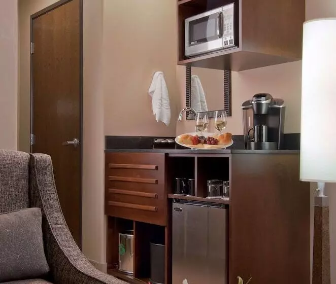 سوئیت برای معلولان, Best Western Premier Ivy Inn & Suites