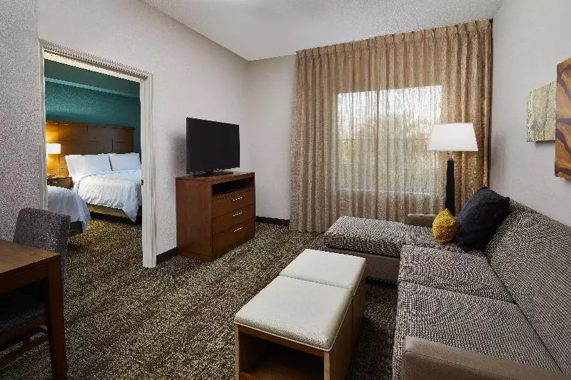 キングサイズベッドのスタンダードルーム, Days Inn & Suites By Wyndham Thibodaux