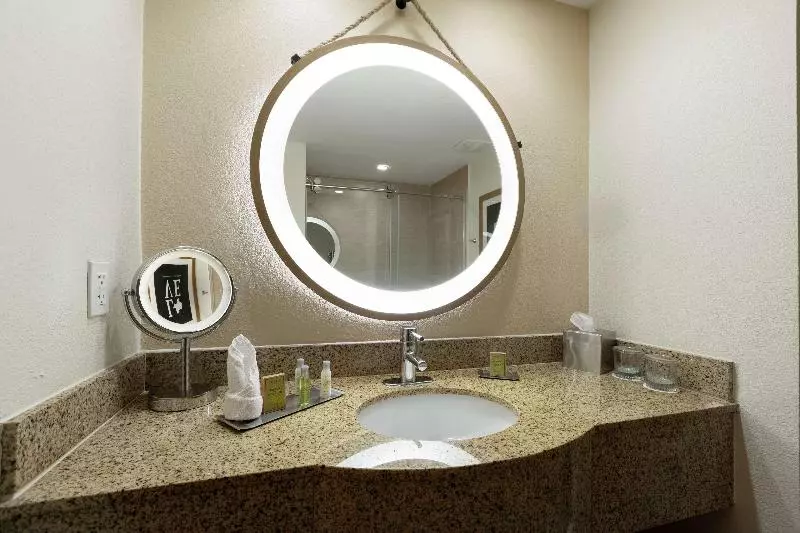 Standard-huone King-vuode, Doubletree By Hilton Hotel Galveston Beach