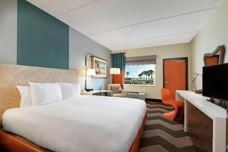 Standard-huone King-vuode, Doubletree By Hilton Hotel Galveston Beach