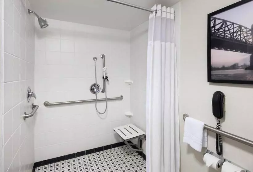 キングサイズベッドのスタンダードルーム, Fairfield Inn & Suites Wilmington Wrightsville Beach