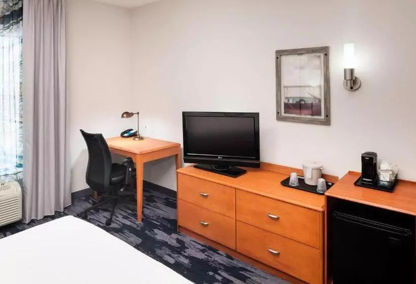 キングサイズベッドのスタンダードルーム, Fairfield Inn & Suites Wilmington Wrightsville Beach