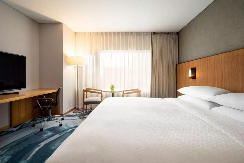 キングサイズベッドのスーペリアルーム, Four Points By Sheraton Seoul, Guro