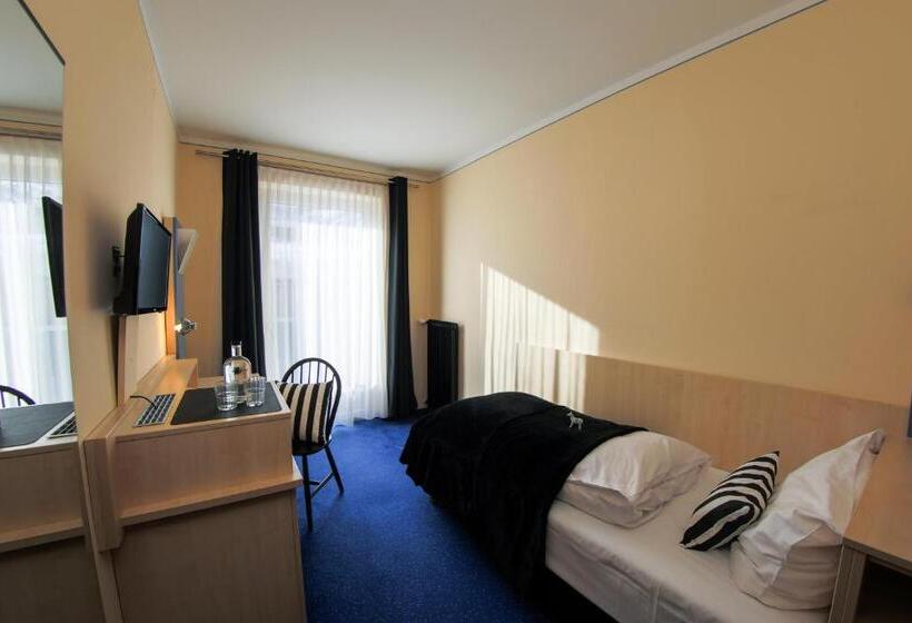 Номер Стандарт Индивидуальный, Hit The Sky