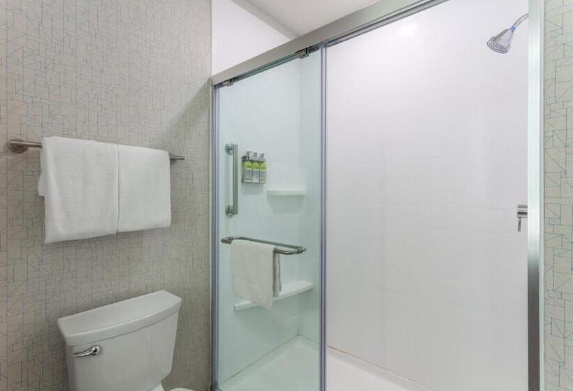 스위트 킹사이즈 침대, Holiday Inn Express Rockford Loves Park, An Ihg