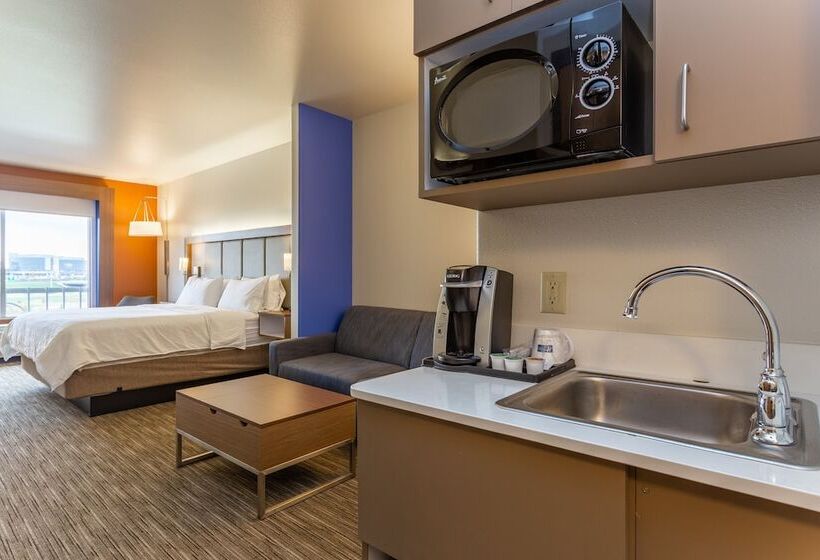 스위트, Holiday Inn Express Rockford Loves Park, An Ihg