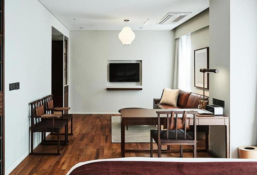 סוויטה, La Casa Hotel Seoul