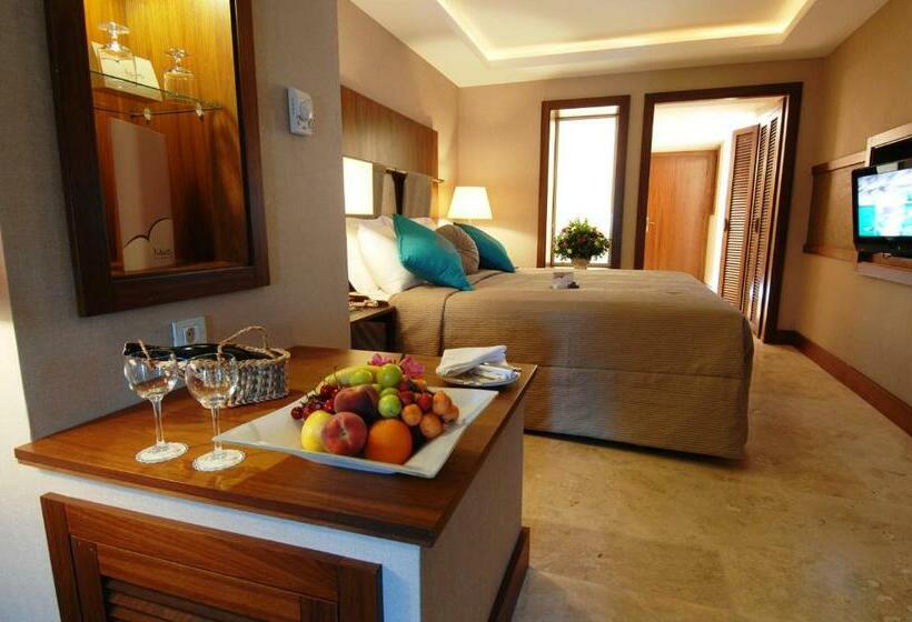 海景豪华三人间, Marti Resort Deluxe