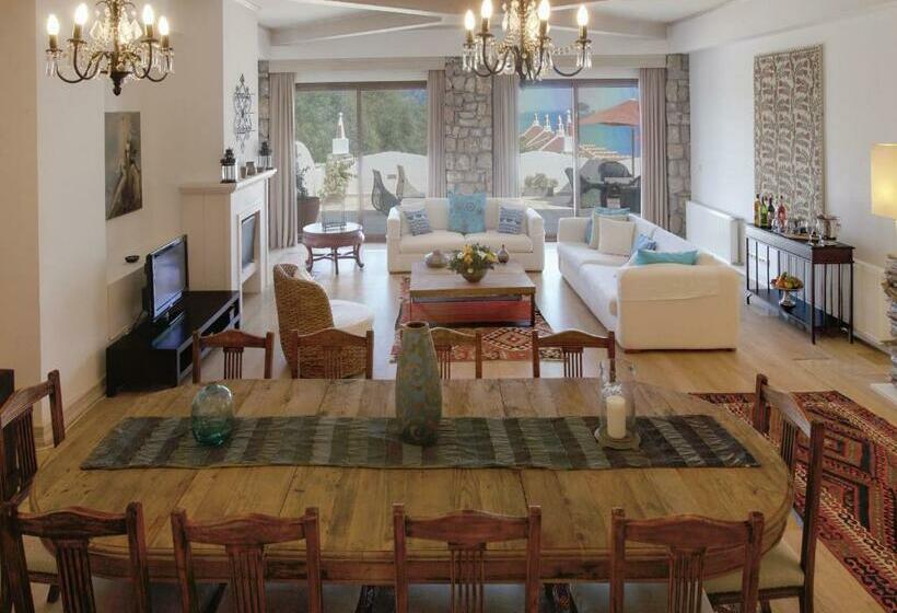 带大床的套房, Marti Resort Deluxe