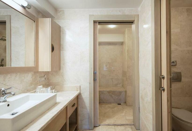 套房带泳池景, Marti Resort Deluxe