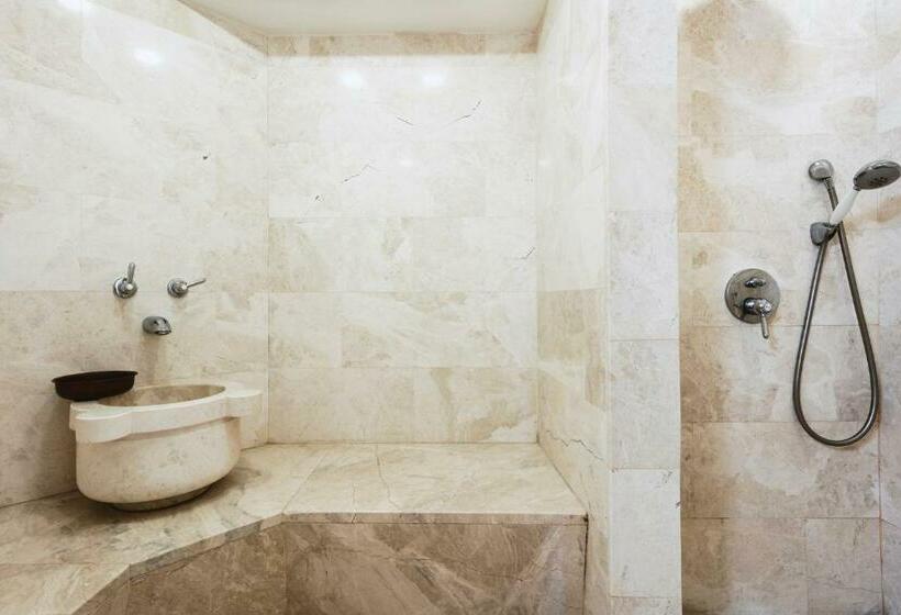 套房带泳池景, Marti Resort Deluxe