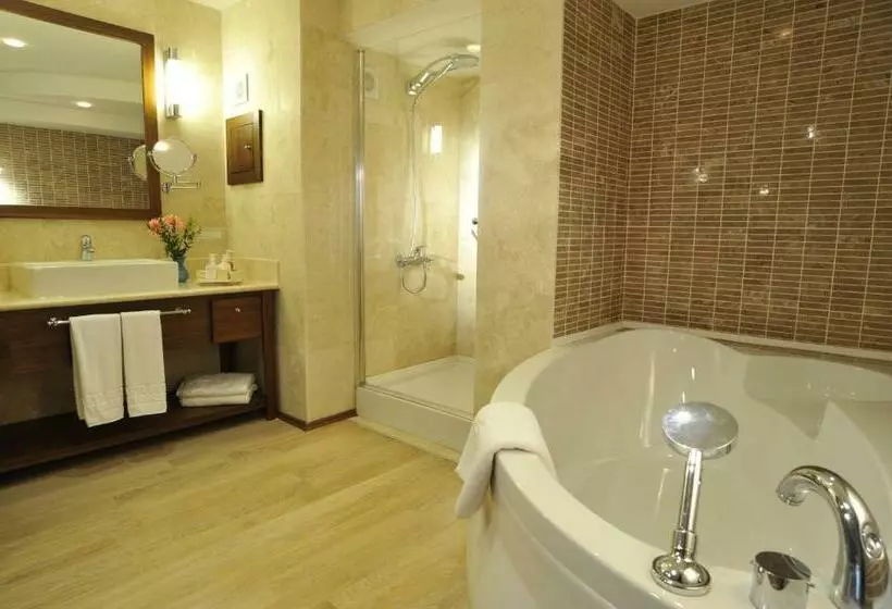 2 Bedroom Suite