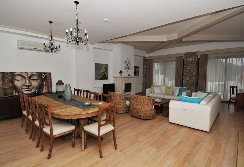 带大床的套房, Marti Resort Deluxe