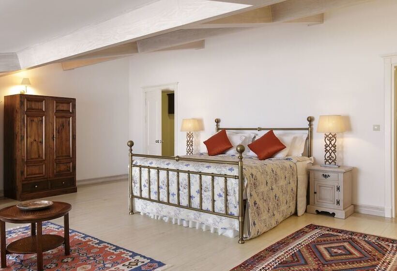 带大床的套房, Marti Resort Deluxe