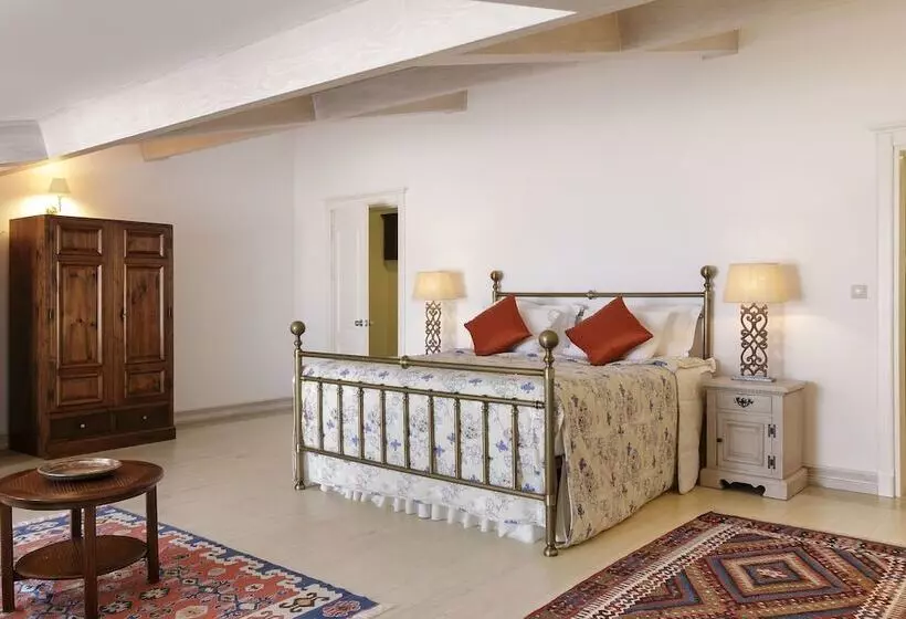 Suite King Bed