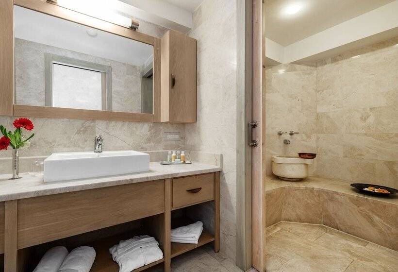 سوییت, Marti Resort Deluxe