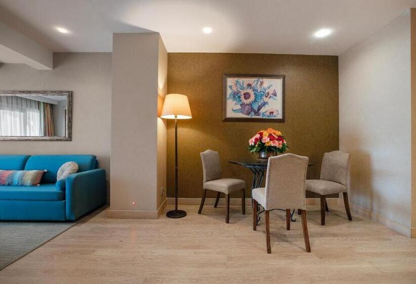 套房带泳池景, Marti Resort Deluxe