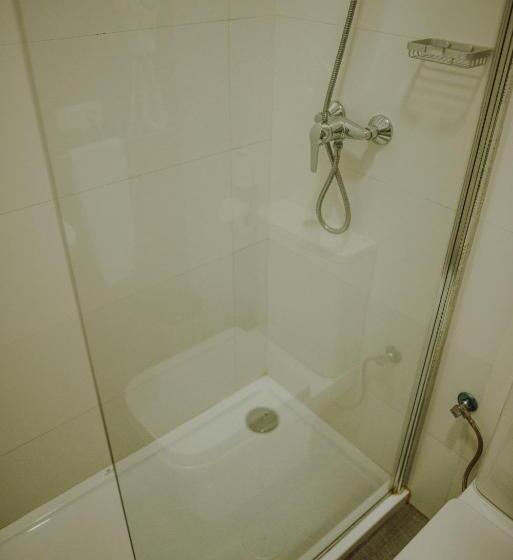 スタンダードルーム, Nuro