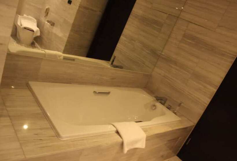 이그제큐티브 스위트, Po Hotel Semarang