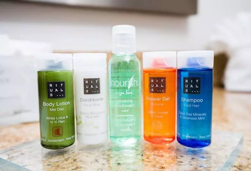 ２ダブルベッドのスタンダードルーム, Radisson Hotel Houston Intercontinental Airport North