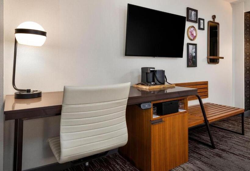 Номер Deluxe, Renaissance Minneapolis Hotel, The Depot