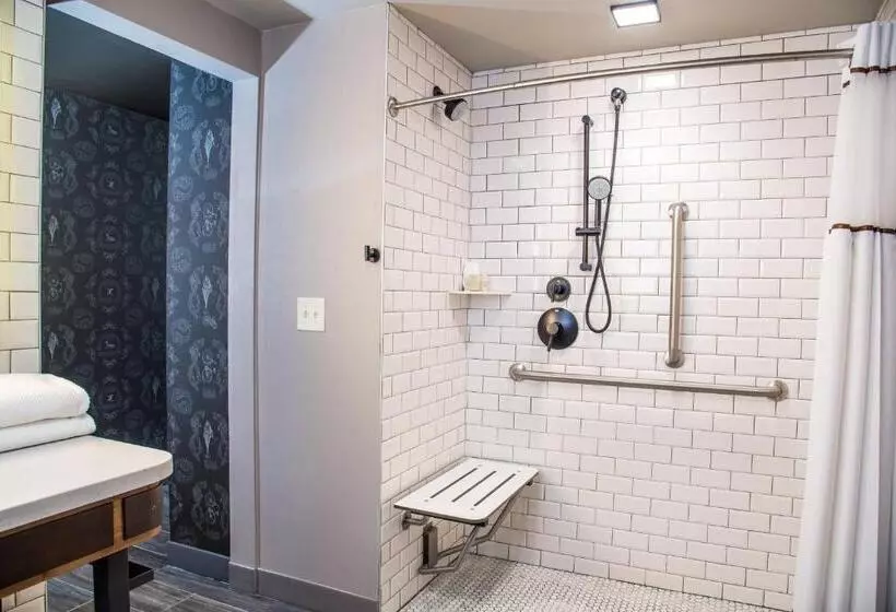 سوئیت با تخت بزرگ, Renaissance Minneapolis Hotel, The Depot