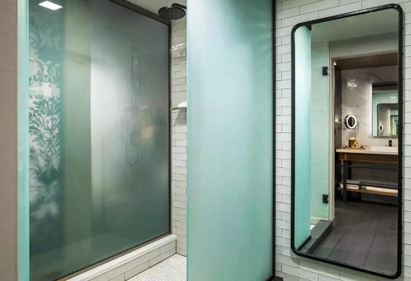سوئیت با تخت بزرگ, Renaissance Minneapolis Hotel, The Depot