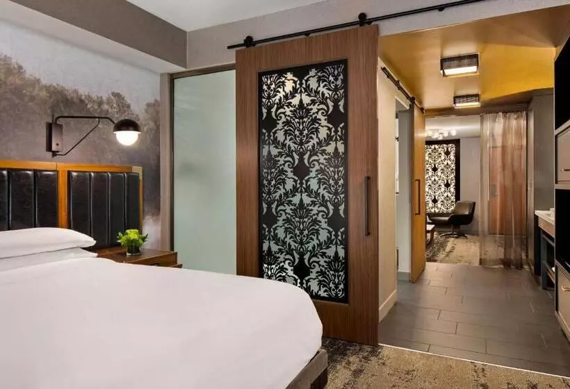 سوئیت با تخت بزرگ, Renaissance Minneapolis Hotel, The Depot
