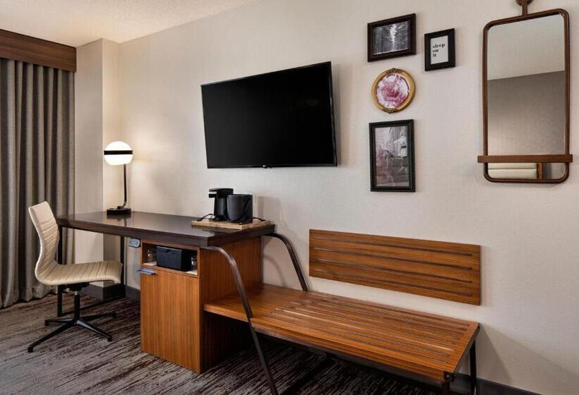 Quarto Estandar Cama King para Deficientes Físicos, Renaissance Minneapolis Hotel, The Depot