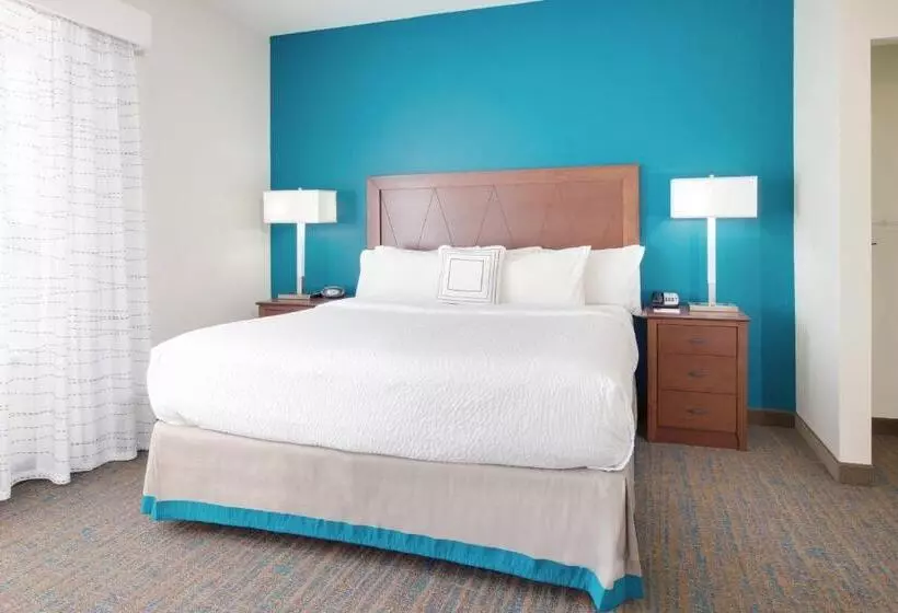 سوئیت با تخت بزرگ, Residence Inn Midland