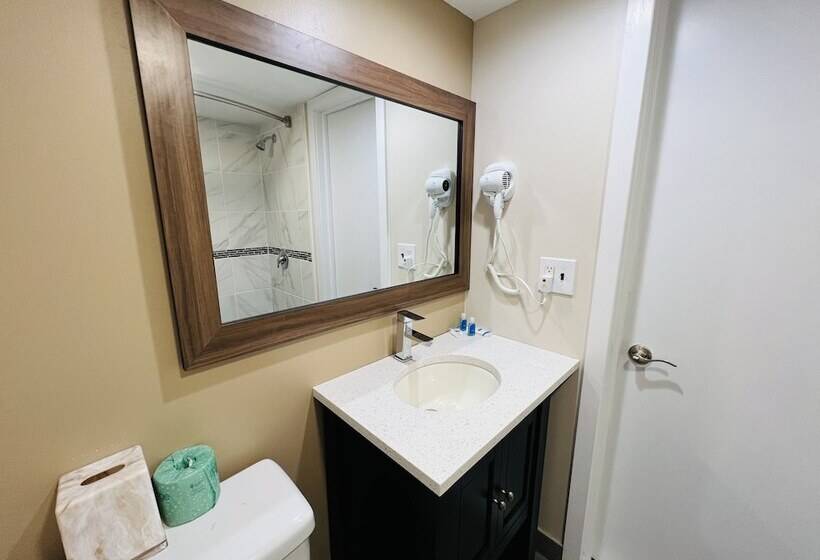 غرفه قياسيه سريرين مزدوجين, Rodeway Inn Oceanview