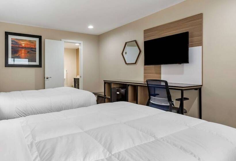 带2个双人床的标准工作室, Rodeway Inn Oceanview