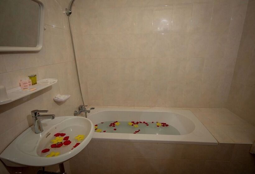 Habitación Deluxe, Ruby True