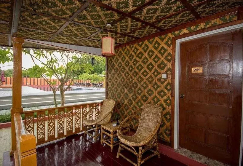 Superior Room, Ruby True