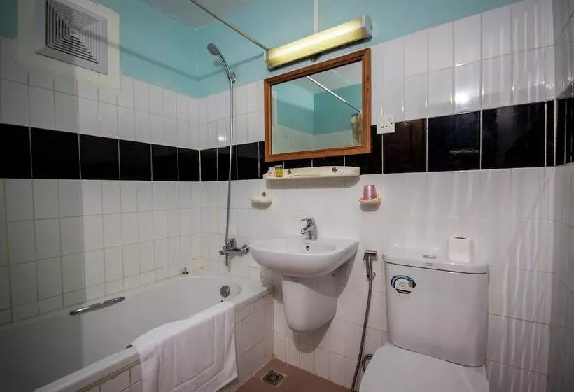 Superior Triple Room, Ruby True