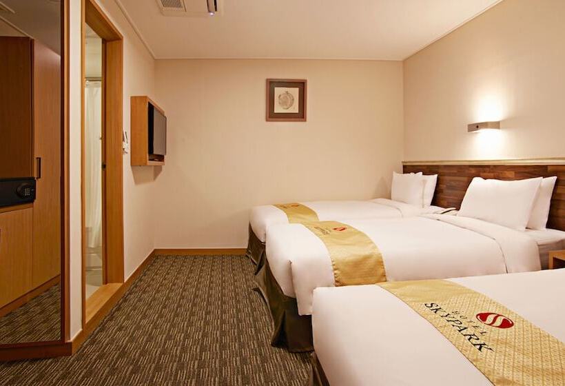 标准三人间, Skypark Myeongdong 1