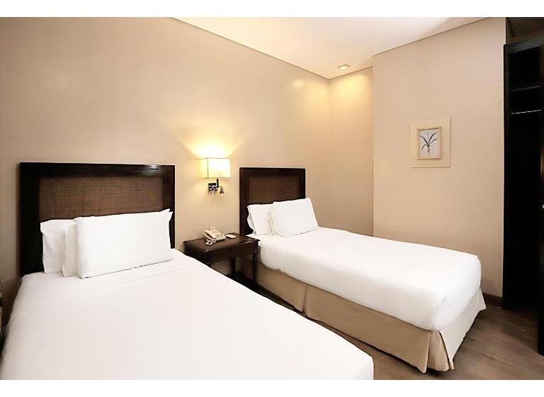 اتاق لوکس, Summit Ridge Tagaytay   Newly Renovated