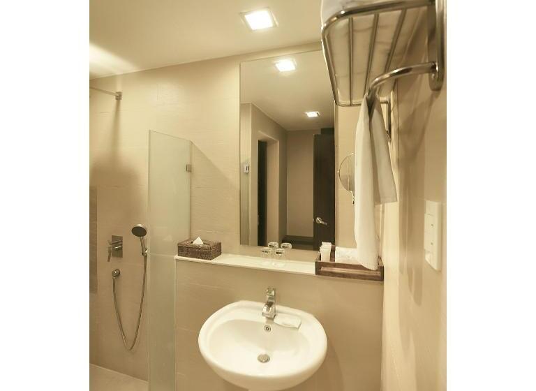 اتاق لوکس, Summit Ridge Tagaytay   Newly Renovated