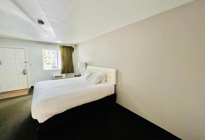 带大床的标准间, Studio 6 Suites Flagstaff Az
