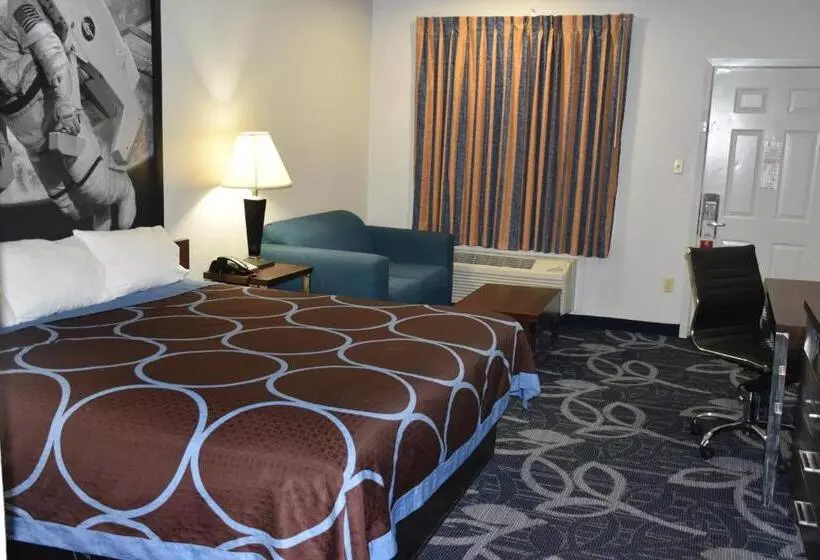 身障者適用キングサイズベッドルーム, Super 8 By Wyndham Houston Hobby Airport South