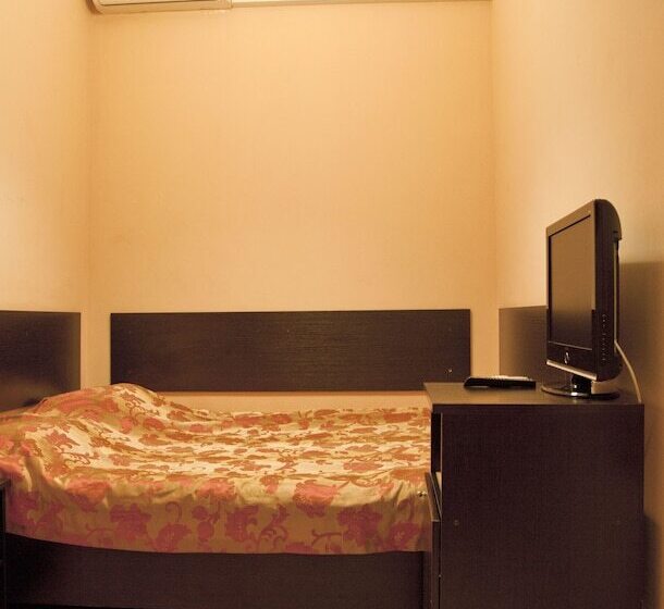 이코노미 룸, Babushka House Hostel