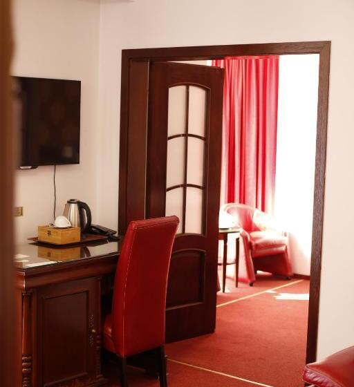 شقة غرفة واحدة, Bulevard