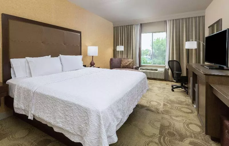 Standard-huone King-vuode, Hampton Inn & Suites Yuba City