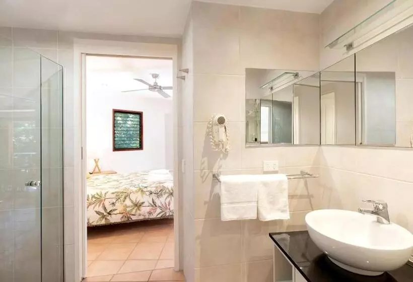 Huoneisto 1 Makuuhuone, L Auberge Noosa