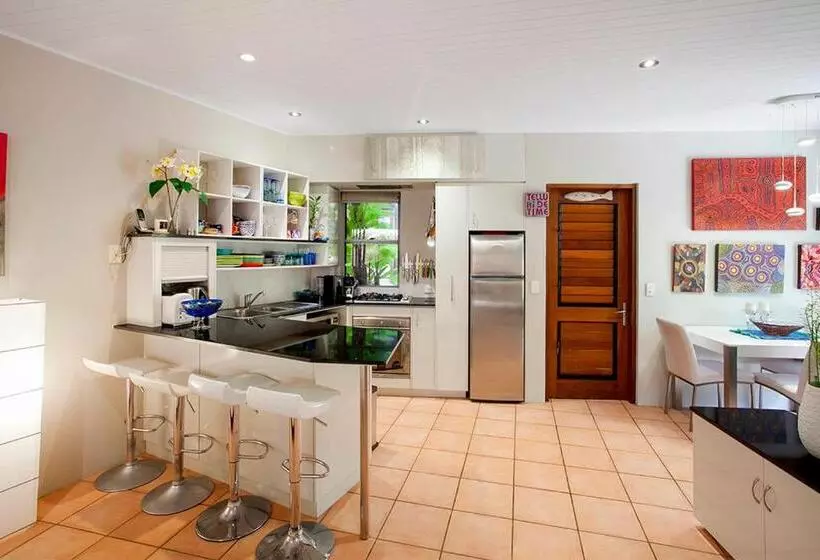 Huoneisto 1 Makuuhuone Pohjakerros, L Auberge Noosa