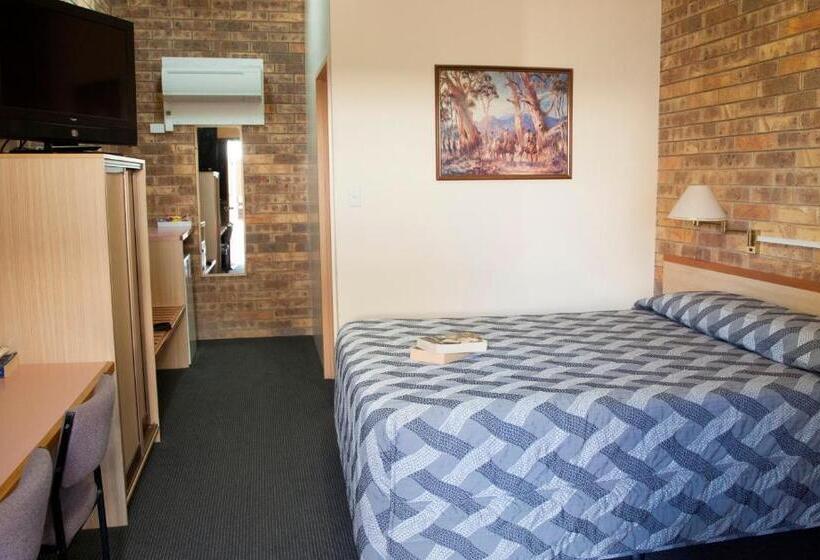스탠다드 스튜디오, Longreach Motor Inn