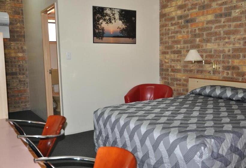 标准工作室, Longreach Motor Inn